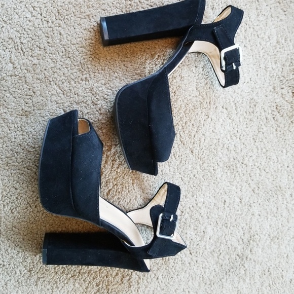 Pumps - Picture 2 of 5